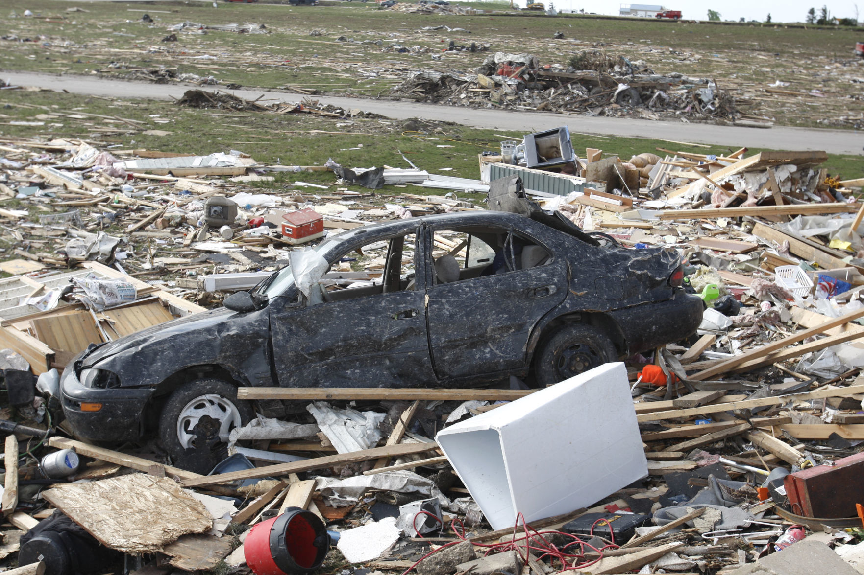 052608mp-parkersburg-torn-16